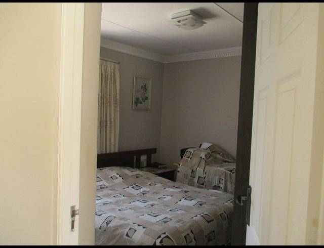 6 BEDROOM HOUSE FOR SALE IN DANA BAY